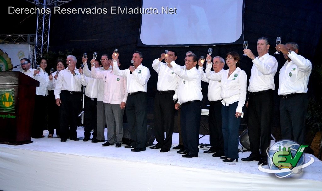 Brindis de la celebración de los 50 aniversarios de COOPCIBAO